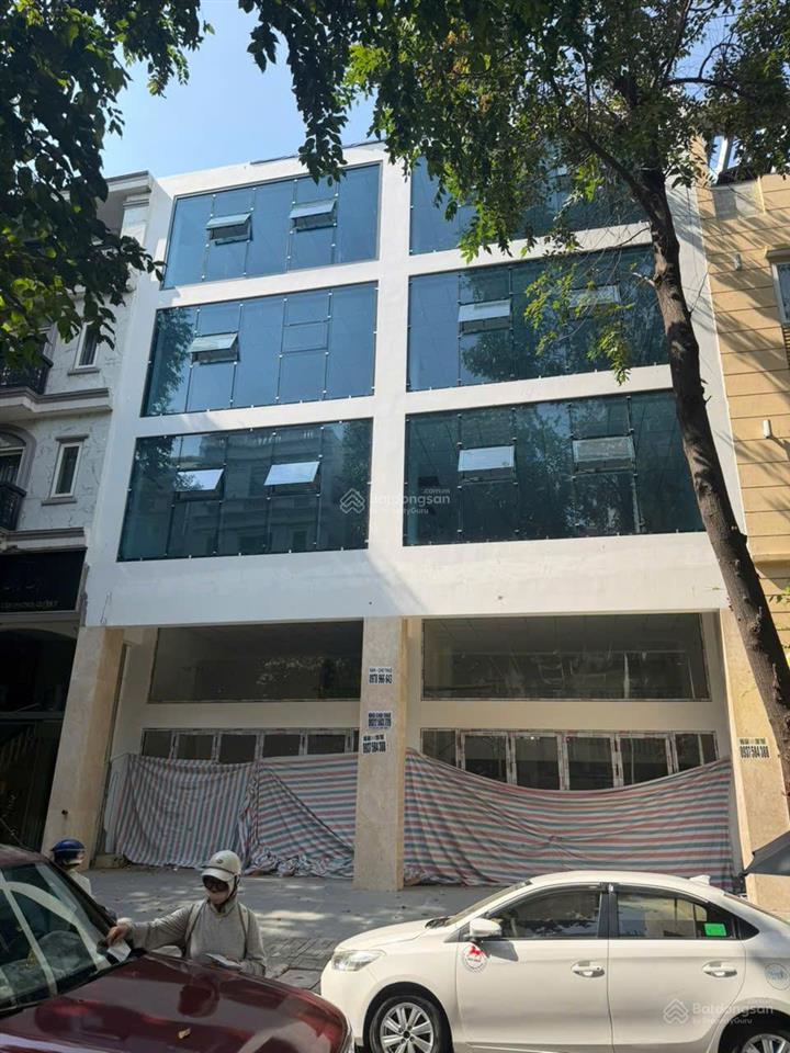 Cho thuê tòa nhà văn phòng mới 100% tại khu phú mỹ hưng khu hưng gia có thang máy, pccc