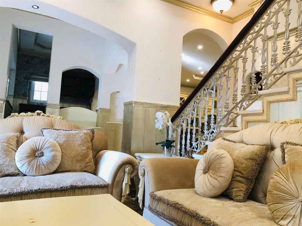 Cho thuê biệt thự đơn lập siêu sang, phú mỹ hưng tp.hcm