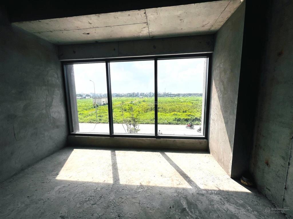 Chuyên bán shophouse 85m2 giá 16 tỷ có 2 tầng mặt tiền victoria village