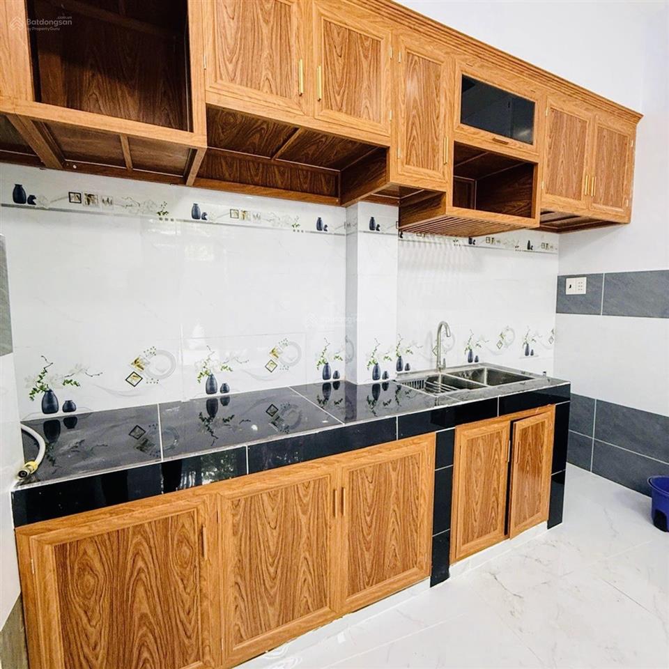 Bán nhà 2 tầng ngay khu tên lửa  hẻm 4 mét  2tỷ93  sát ubnd quận bình tân