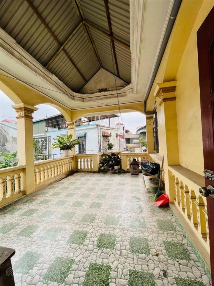 Tt cầu giấy  nhà dân xây 2 mặt ngõ trước sau  ô tô đỗ cửa dt 40m x 4t, mt 4m  thoáng  tiện ích