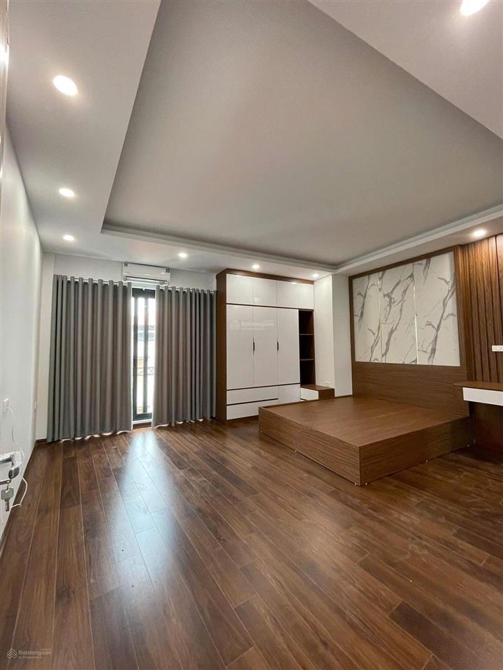 Cầu giấy 40m x 7 tầng  thang máy  2 thoáng  ngõ to nông gần phố  tiện ích