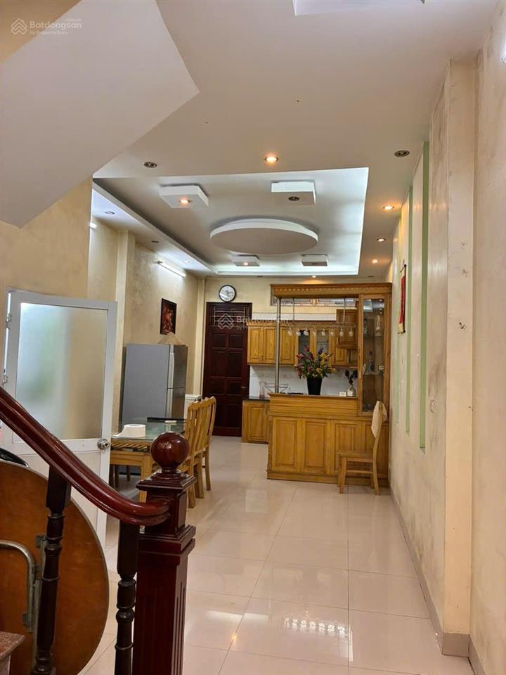 Cho thuê nhà riêng 80m2 có gara khu ngọc thụy