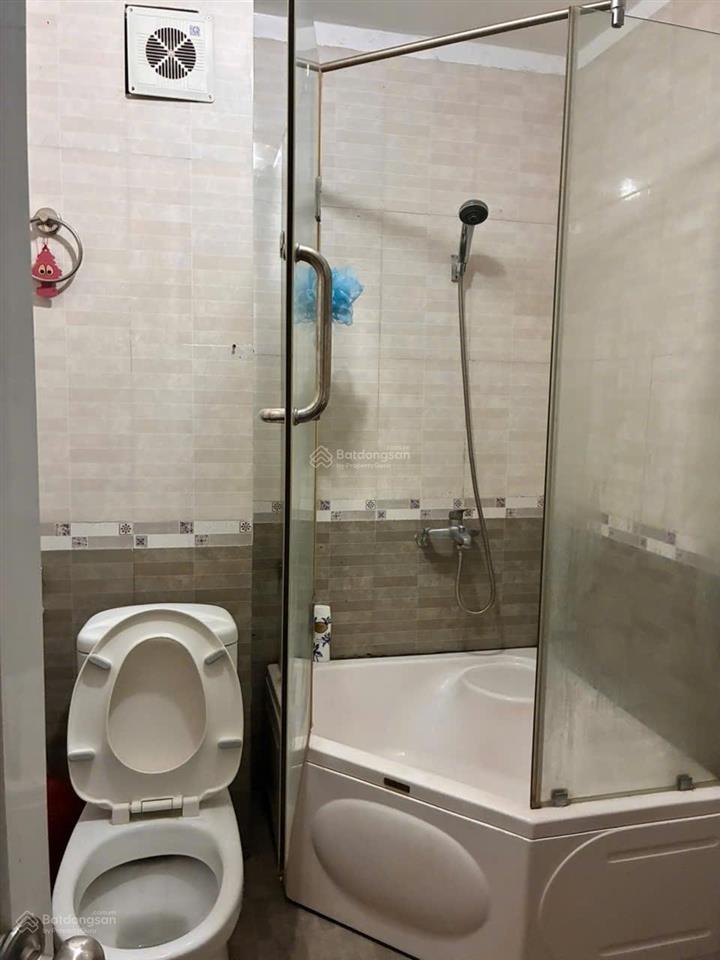 Cho thuê nhà riêng 80m2 có gara khu ngọc thụy