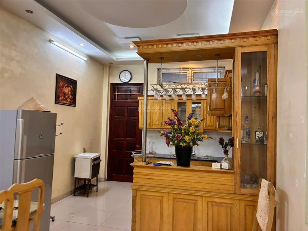 Cho thuê nhà riêng 80m2 có gara khu ngọc thụy