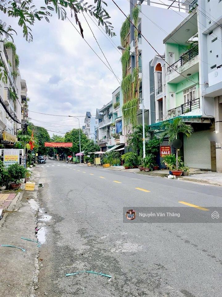 Mặt tiền đường nội bộ rộng 20m vỉa hè to  diện tích 4x23m  đúc 3 tầng  giá tốt 11,5 tỷ