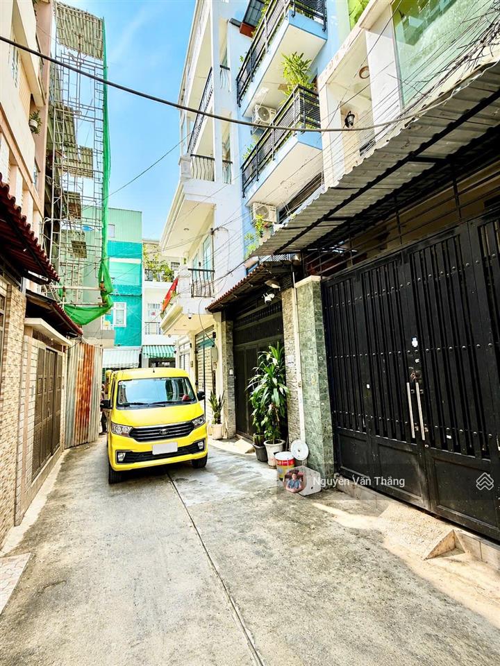 Bán nhà hẻm xe hơi gần ngã tư đường tân sơn nhì và độc lập  đúc 1 trệt 2 lầu
