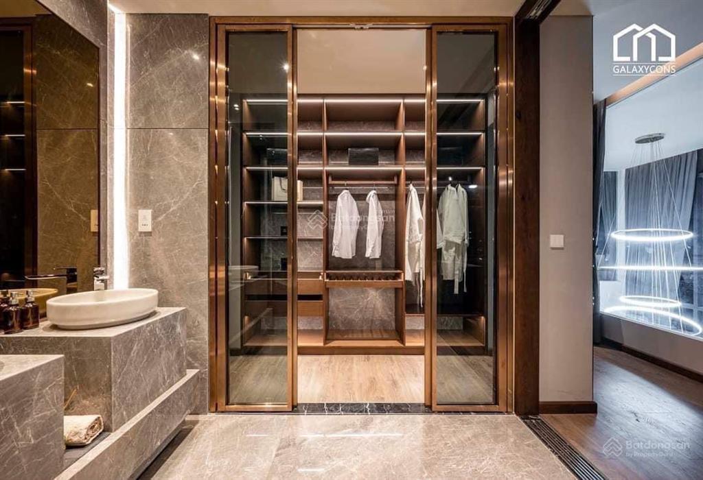 Tôi cần bán grand marina saigon 2pn 92m2 giá 28 tỷ khách nào cần mua  trực tiếp