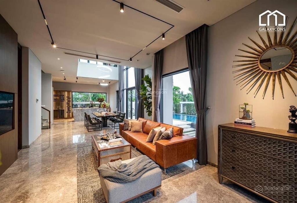 Tôi cần bán grand marina saigon 2pn 92m2 giá 28 tỷ khách nào cần mua  trực tiếp