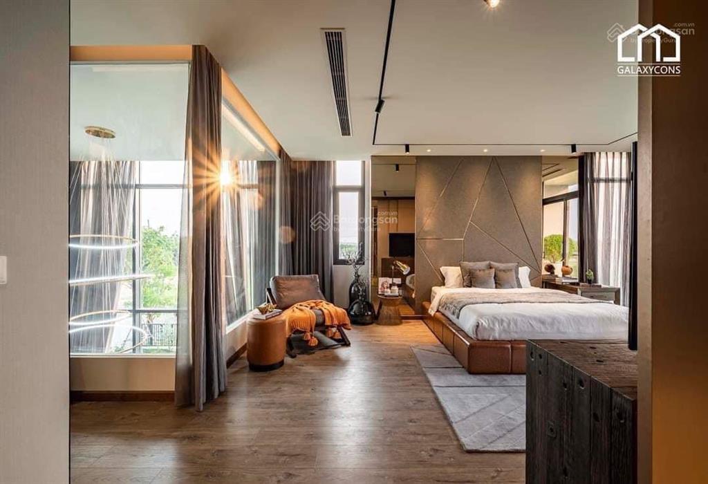 Tôi cần bán grand marina saigon 2pn 92m2 giá 28 tỷ khách nào cần mua  trực tiếp