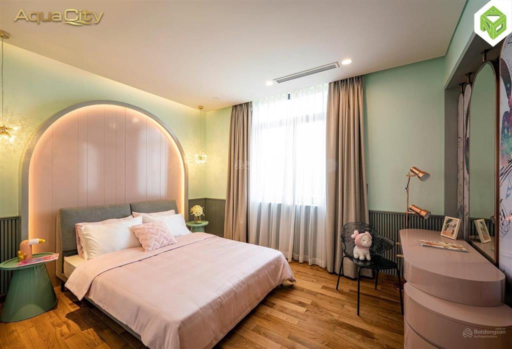 Kẹt tiền bán gấp căn nhà phố cao cấp luxury nine south estates 19 tỷ, 140m2, 5pn, 5wc  0965 645 ***