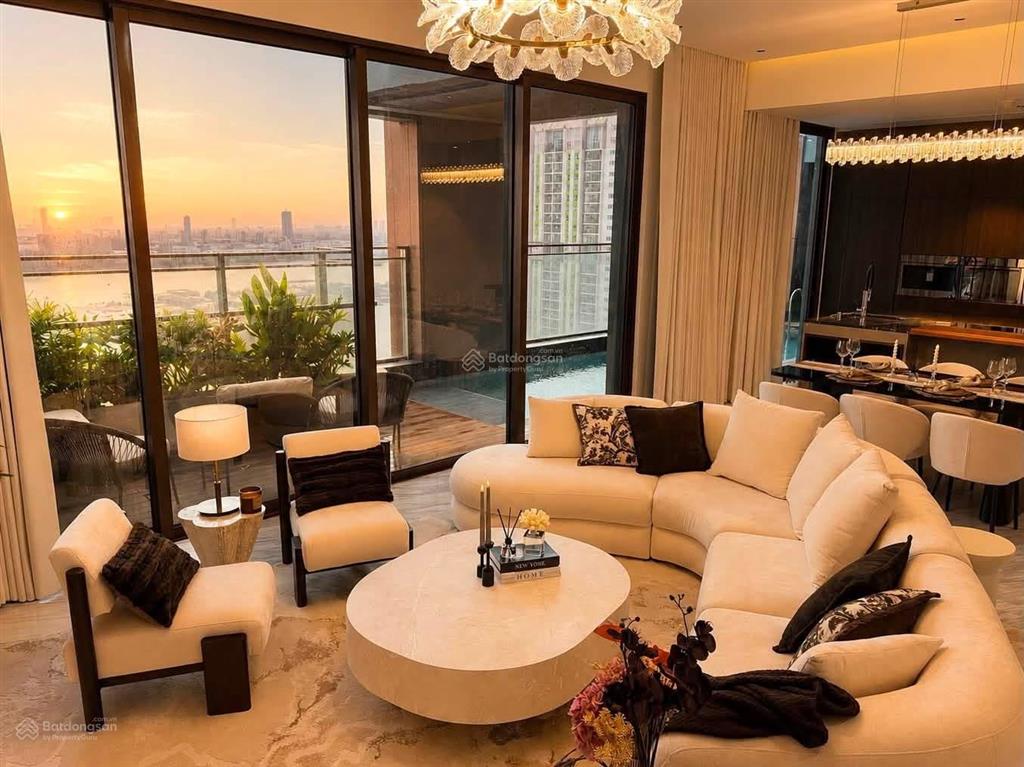 Chuyển công tác cần bán căn penthouse midtown phú mỹ hưng quận 7 272m2 giá 35,5 tỷ, miễn trung gian