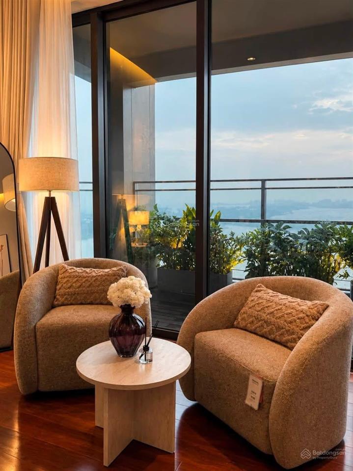 Bán nhanh trong tuần căn hộ chính chủ penthouse sky garden diện tích 272m2 giá 9tỷ5 miễn trung gian