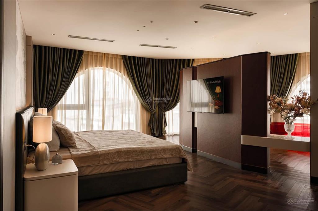 Không ở nên tôi cần bán căn hộ cao cấp green valley phú mỹ hưng 3pn2wc 120m2 giá 8,8 tỷ chính chủ