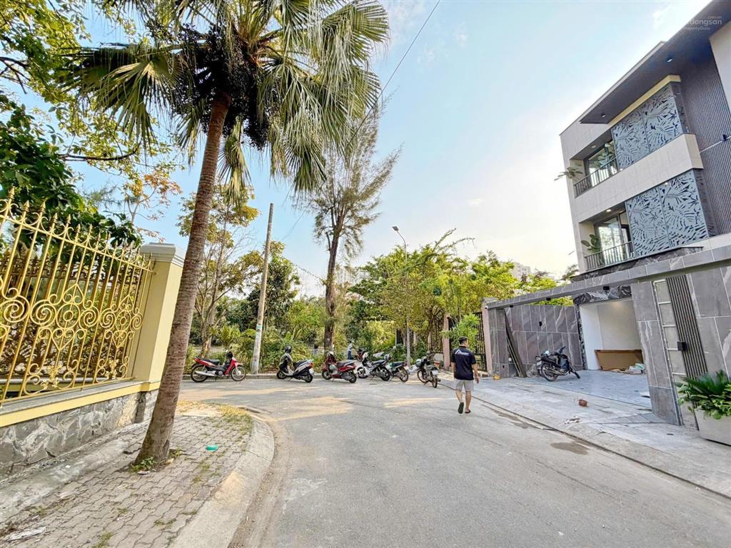 Vip  biệt thự vừa hoàn thiện 3 tầng đẹp kdc tân quy đông q7 giá 52 tỷ