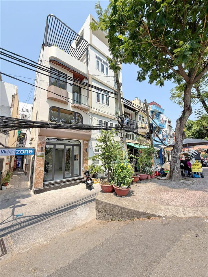 Hh 2%  siêu phẩm nhà đẹp 3 tầng mặt tiền hoàng sa q1 giá 15.5 tỷ