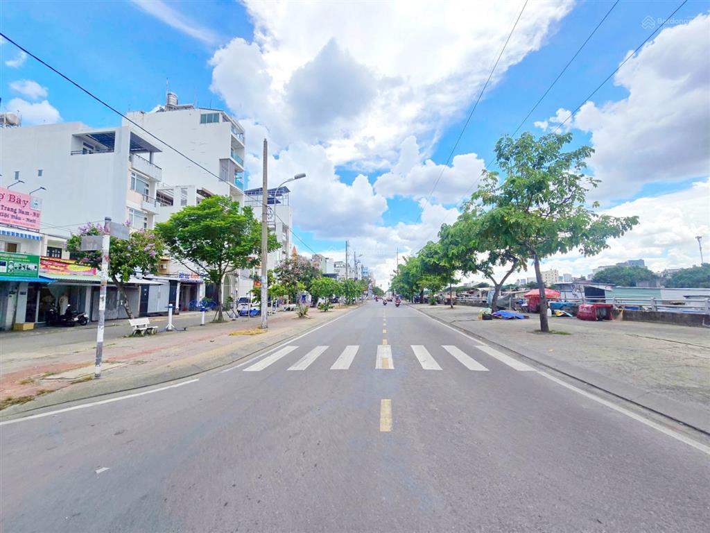 Vip  nhà 4 tầng 4x20m view sông, cv trần xuân soạn q7 giá 19 tỷ