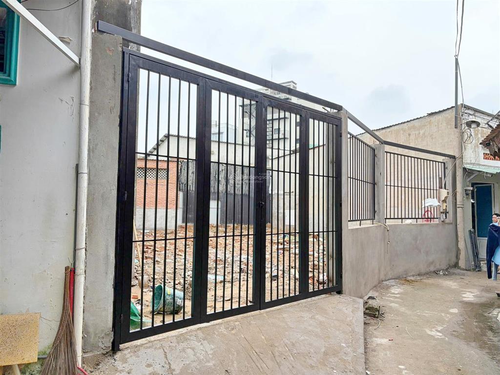 Lô đất đẹp  55.8m² hẻm xe hơi đường số 49 quận 7 giá 7.2 tỷ