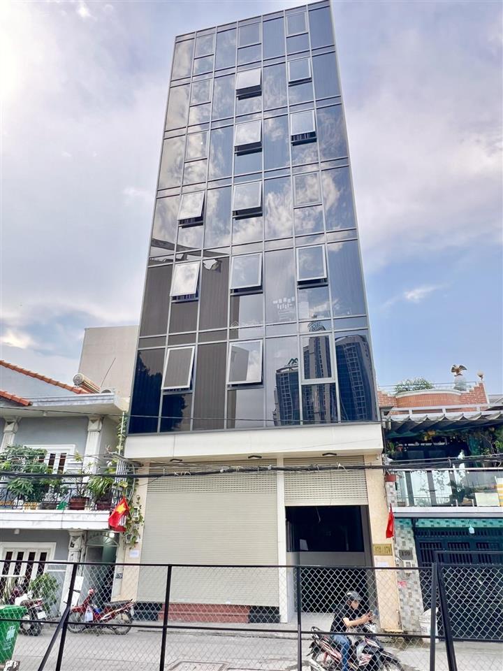 Thu nhập 200tr  chdv 7 tầng, 30p mặt tiền nguyễn văn linh q7