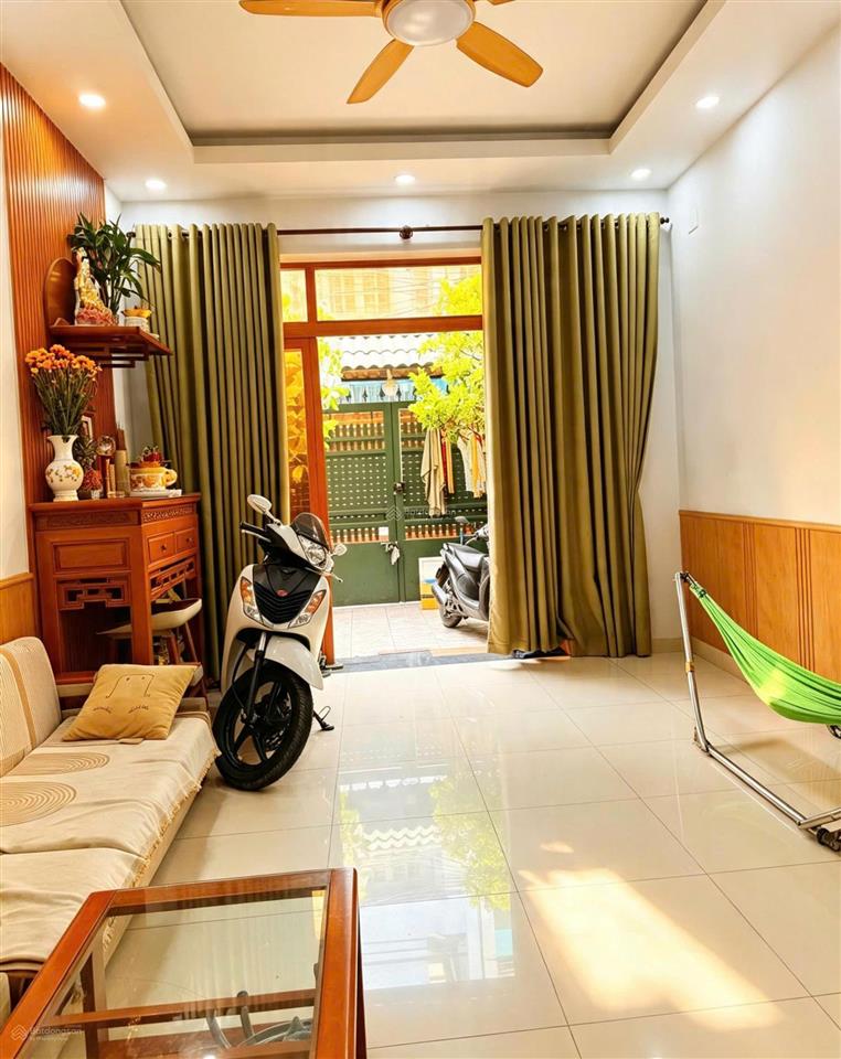 Ngộp  nhà hẻm 4m lâm văn bền q7 3 tầng 4 pn giá 9 tỷ