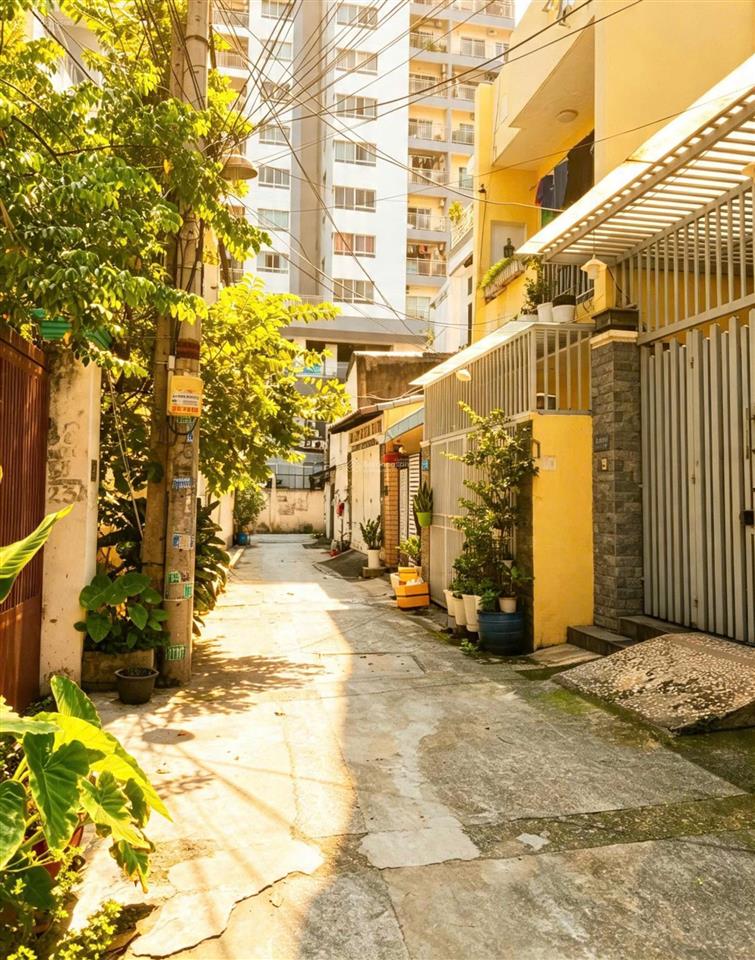 Ngộp  nhà hẻm 4m lâm văn bền q7 3 tầng 4 pn giá 9 tỷ
