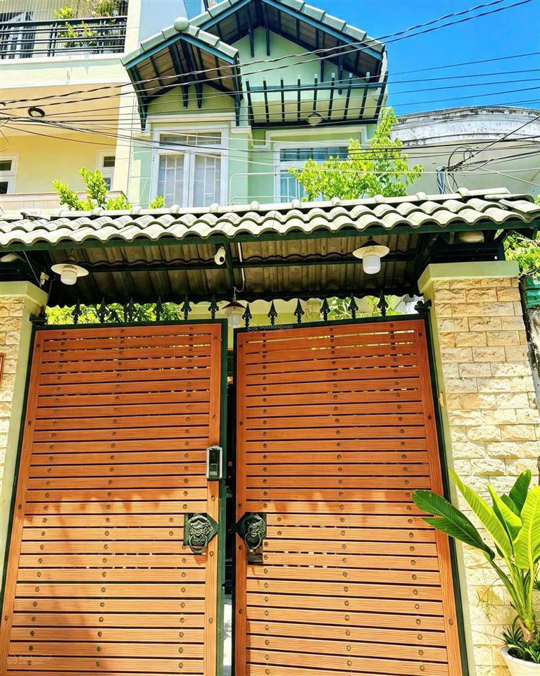 Ngộp  nhà hẻm 4m lâm văn bền q7 3 tầng 4 pn giá 9 tỷ