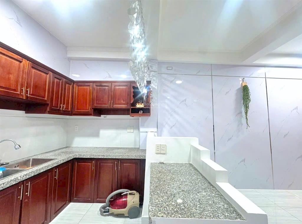 Nhà 3 tầng 3 pn hẻm 1135 huỳnh tấn phát q7 giá 5,6 tỷ (tl)
