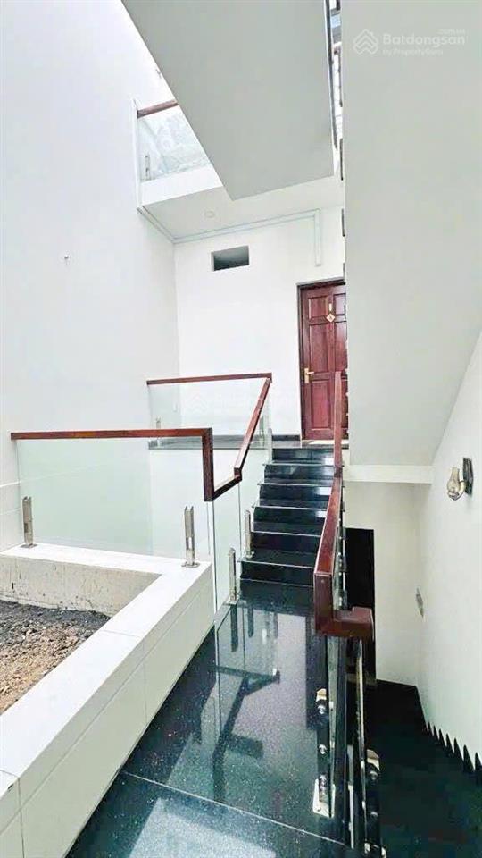 Ngộp  ra nhanh mặt tiền 5 tầng đường số chợ tân mỹ q7 giá 12,99 tỷ