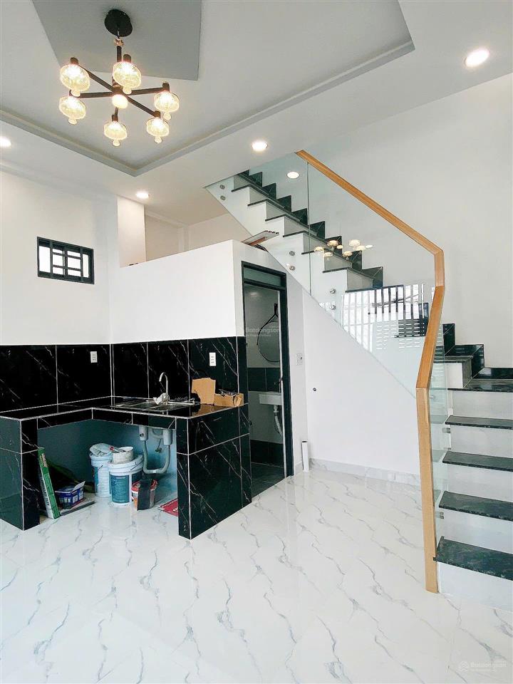 Nhà đẹp trệt, lầu, 2 pn hẻm nguyễn thị xiếu q7 giá 8,5 tr/th