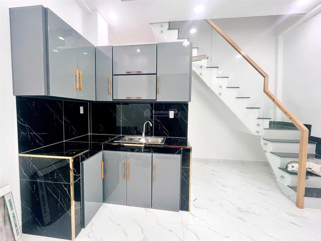Nhà đẹp trệt, lầu, 2 pn hẻm nguyễn thị xiếu q7 giá 8,5 tr/th