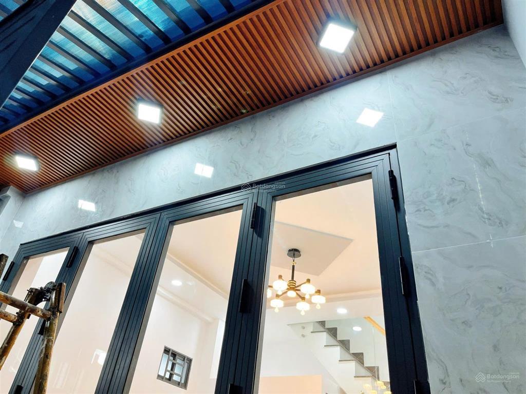 Nhà đẹp trệt, lầu, 2 pn hẻm nguyễn thị xiếu q7 giá 8,5 tr/th