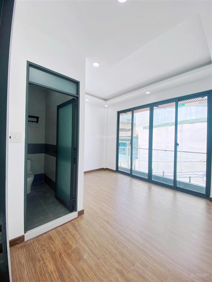 Nhà đẹp trệt, lầu, 2 pn hẻm nguyễn thị xiếu q7 giá 8,5 tr/th
