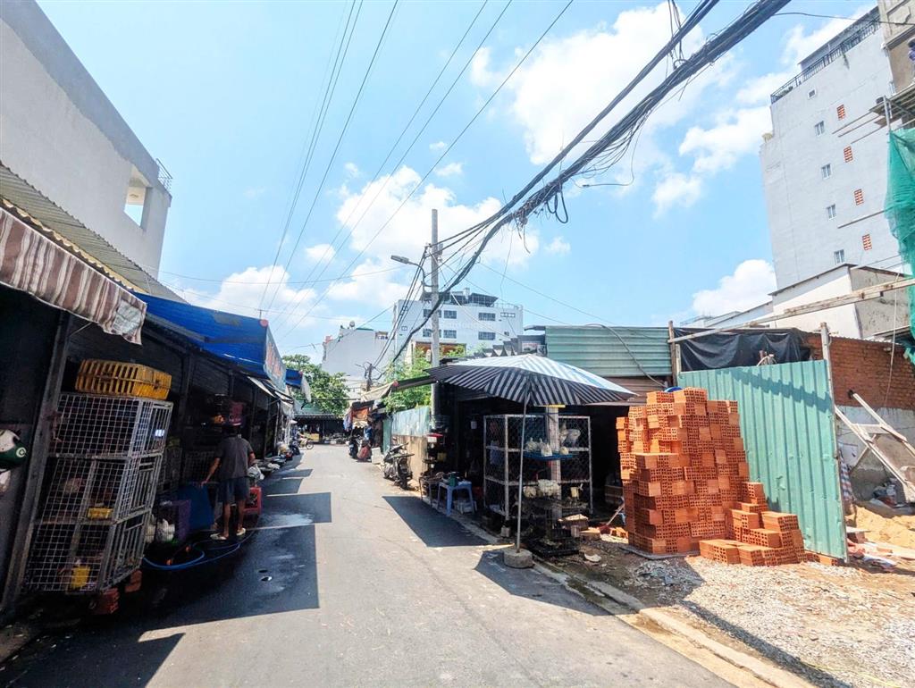Thơm  đất xây chdv 5x30m ngay khu chợ lý phục man q7 giá 12,5 tỷ (tl)