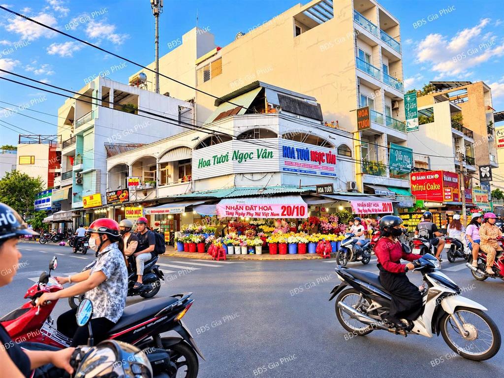 Siêu góc 2 mt 8.4x17m chợ tân quy q7 thu nhập 70 tr/th giá 59 tỷ