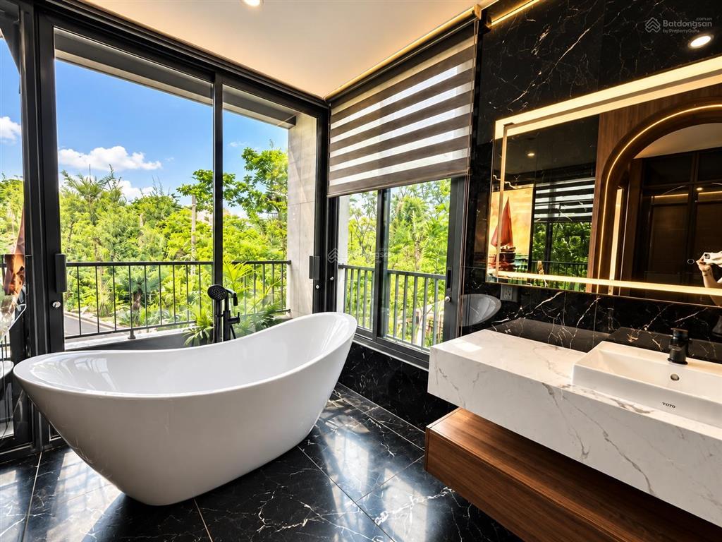 Siêu phẩm 3 tầng 240m2 villa view sông tân quy đông quận 7 giá 49 tỷ