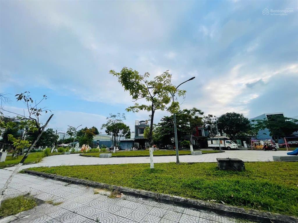 Bán đất mặt tiền quán khái 2 khu chợ non nước, đối diện công viên113m2 giá rẻ 5,2 tỷ