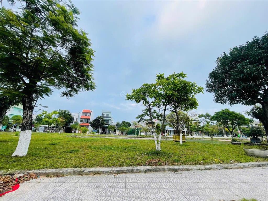 Bán đất mặt tiền quán khái 2 khu chợ non nước, đối diện công viên113m2 giá rẻ 5,2 tỷ