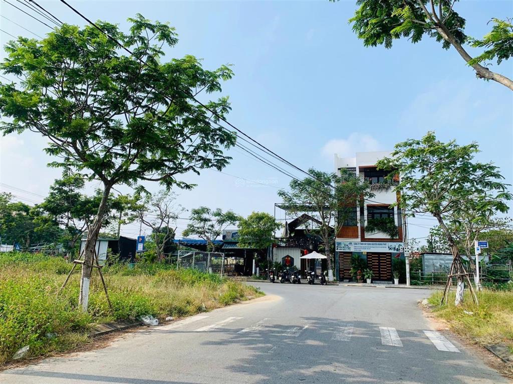 Bán đất đường đa mặn đông 2 sát lê văn hiến, đối diện bệnh viện 600 giường  90m2 giá 7,75 tỷ