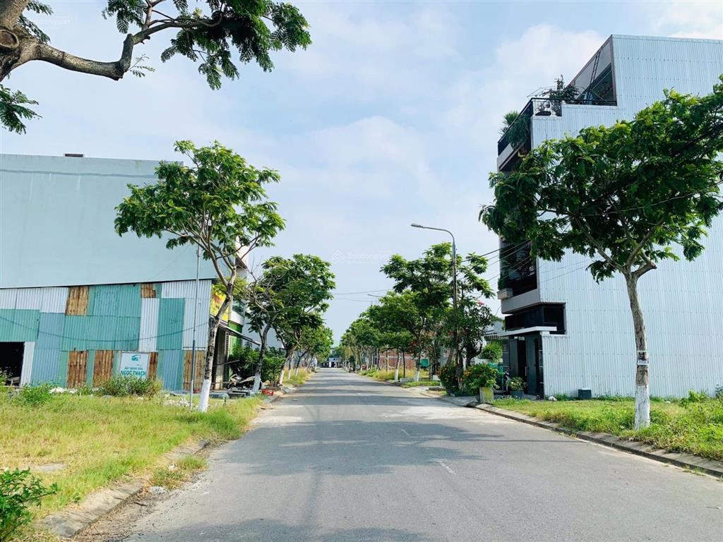 Bán đất đường đa mặn đông 2 sát lê văn hiến, đối diện bệnh viện 600 giường  90m2 giá 7,75 tỷ