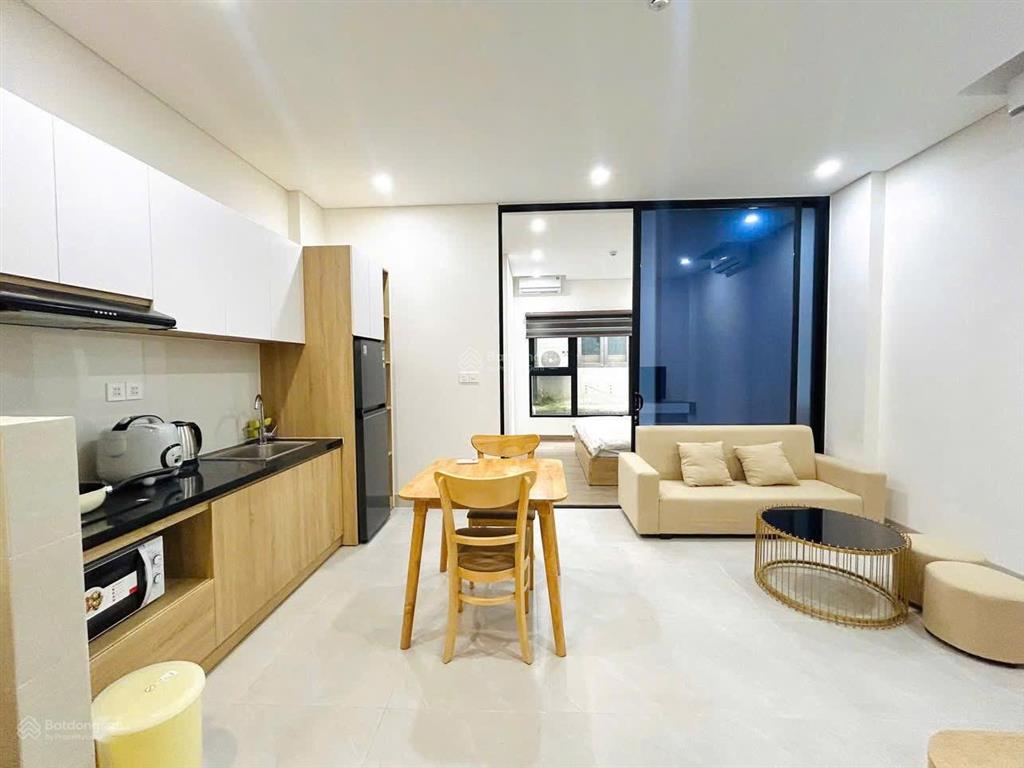 Bán tòa căn hộ 6 tầng đường nguyễn xuân khoát, 11 phòng căn hộ 1pn full nội thất giá bán 26 tỷ