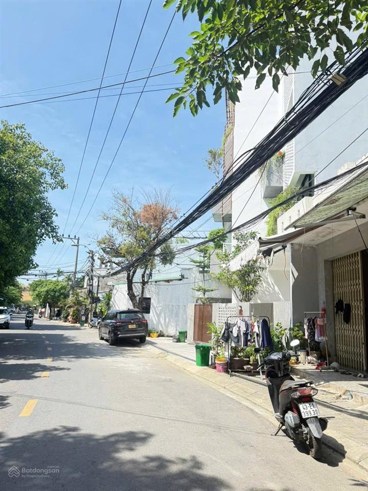 Bán lô đất biển gần vương thừa vũ  104m2 ngang hơn 8m giá tốt chỉ 9,x tỷ
