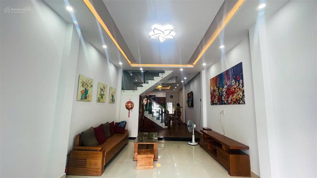 Bán nhà 3 tầng đường 7m5 bùi thị xuân gần cầu trần thị lý, thích hợp ở và kinh doanh
