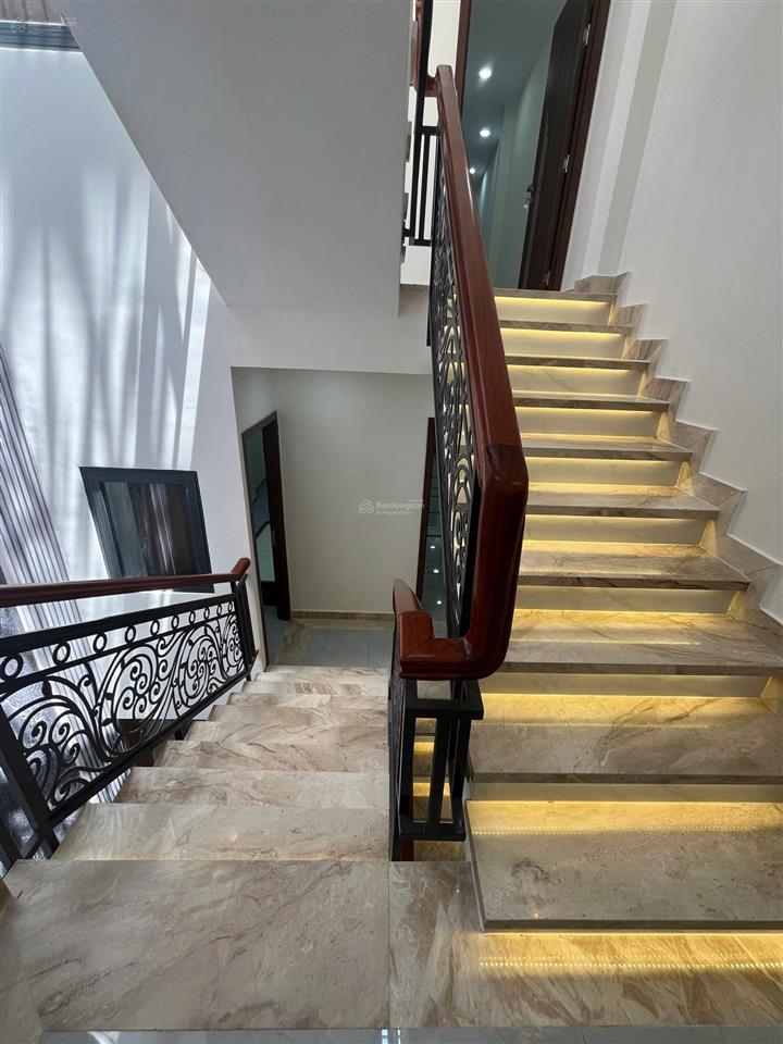 Chính chủ bán nhà mặt tiền trần hưng đạo, tân phú, 98m2, 5 tầng, nội thất cao cấp, giá 16.8 tỷ