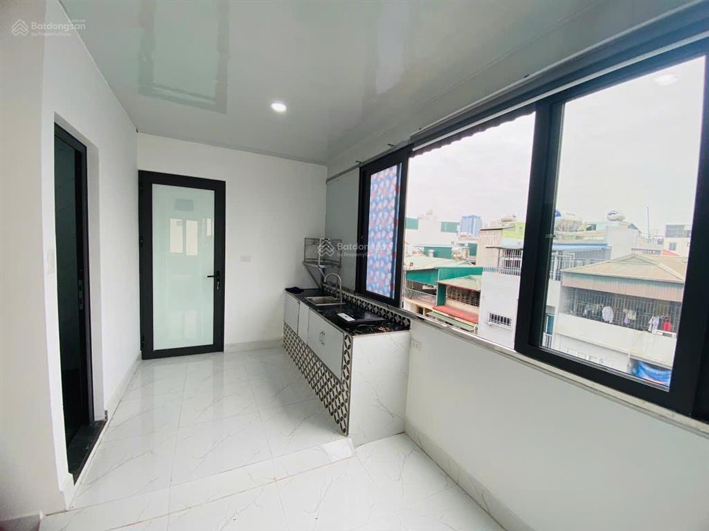 Cho thuê căn hộ 2 ngủ + 1 khách siêu rẻ ngõ 143 quan hoa, cầu giấy