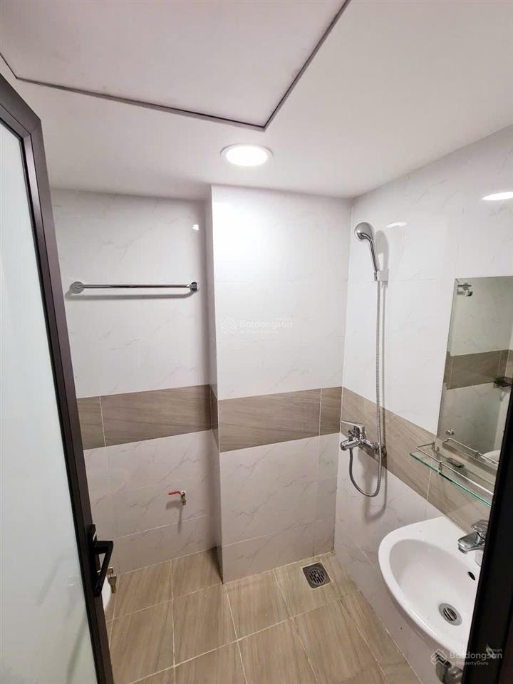 Cho thuê ccmn đẹp thoáng ban công rẻ tại 12 lương khánh thiện, tân mai