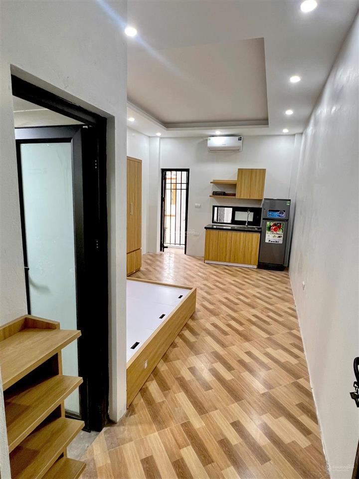 Cho thuê ccmn 25m2 đẹp thoáng 4tr5/th tại ngõ 467 lĩnh nam, hoàng mai