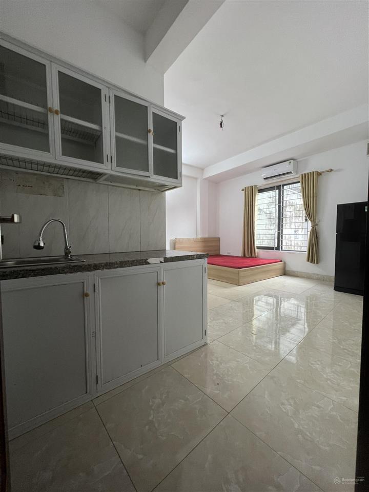 Cho thuê ccmn 24m giá 4tr5 rẻ đẹp ngõ 128 đình thôn  mễ trì