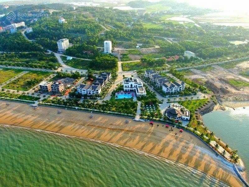 Cần bán nhanh lô đất vị trí mặt biển.  ms bình 0912 106 ***