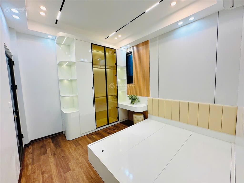 Bán nhà riêng tại 97 yên ninh, 8,9 tỷ, 31m2, view đẹp, giá ưu đãi