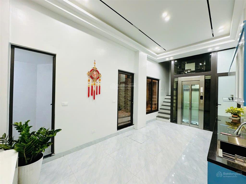 Bán nhà riêng tại 97 yên ninh, 8,9 tỷ, 31m2, view đẹp, giá ưu đãi